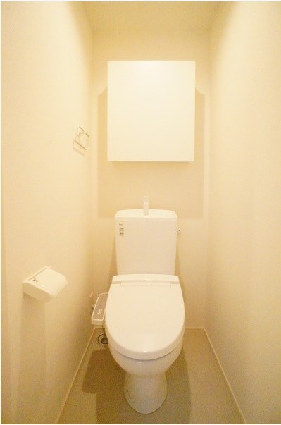 トイレ　毎日使うものだから、人に優しく清潔な温水洗浄機能付きトイレ