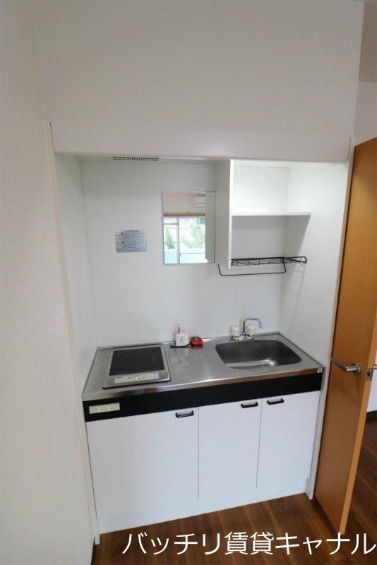 キッチン　画像は別号室タイプの為、現状を優先致します。