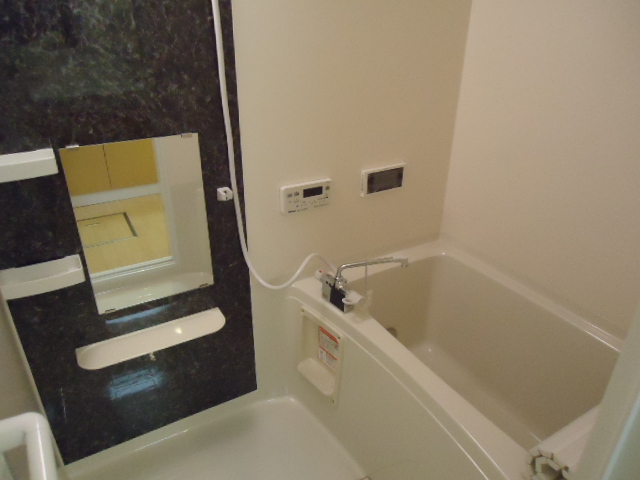 バス・シャワールーム　お風呂で日々の疲れを落としましょう