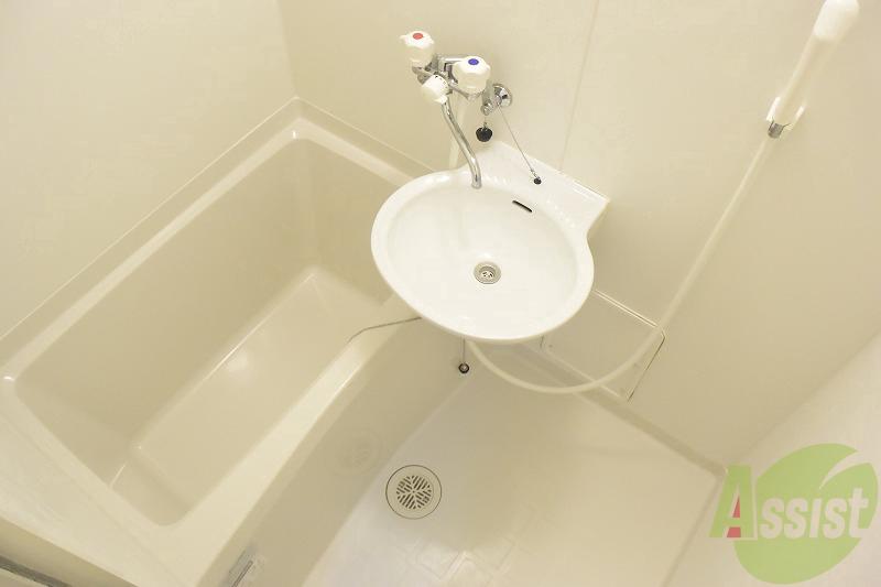 バス・シャワールーム　浴室乾燥機つきです！！