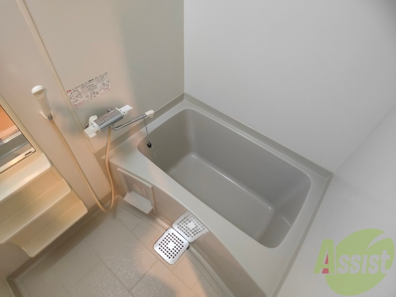 バス・シャワールーム　お風呂です。ゆっくりお風呂につかるのも体に良いですね～