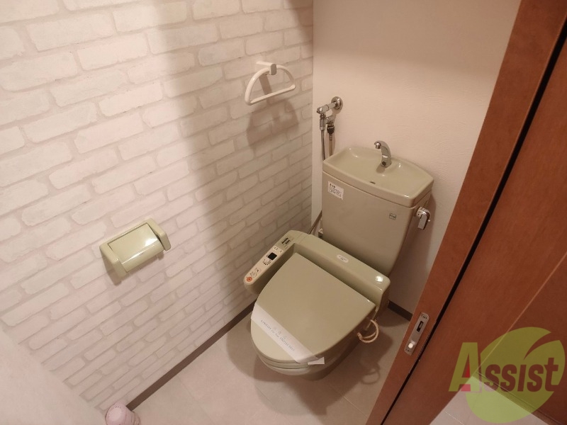 トイレ　こちらはトイレです。清潔感があり、安心して使用できます。