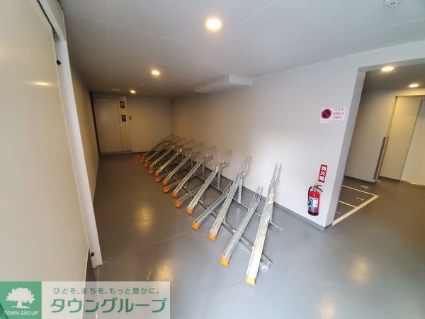 コンビニ　セブンイレブン世田谷弦巻3丁目店（コンビニ）まで384m