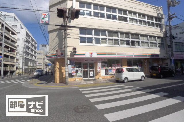 コンビニ　セブンイレブン高松中央町店（コンビニ）まで211m