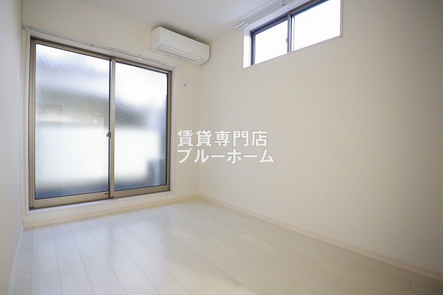 その他部屋・スペース　4.1帖の明るい洋室！