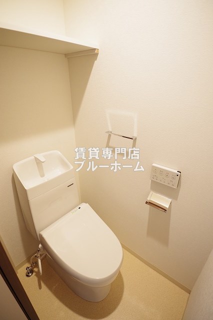 トイレ　温水洗浄便座付！