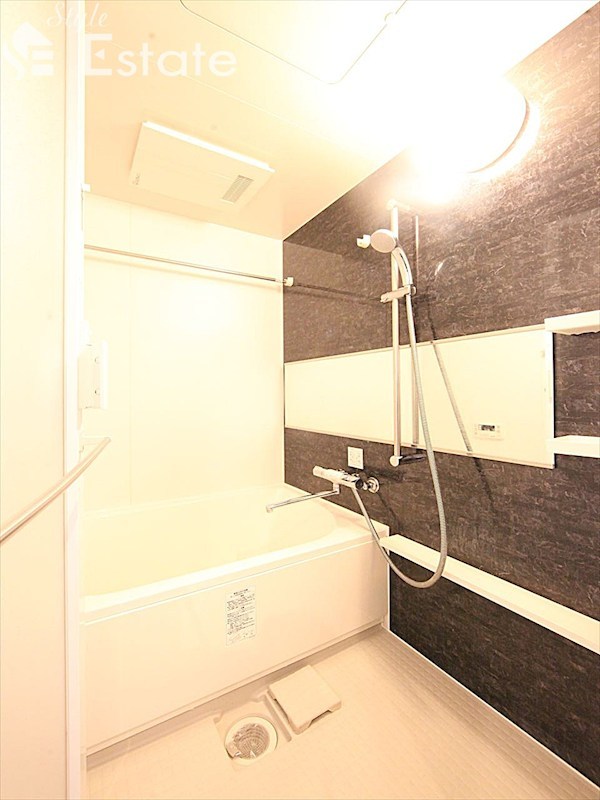 バス・シャワールーム　バスルーム