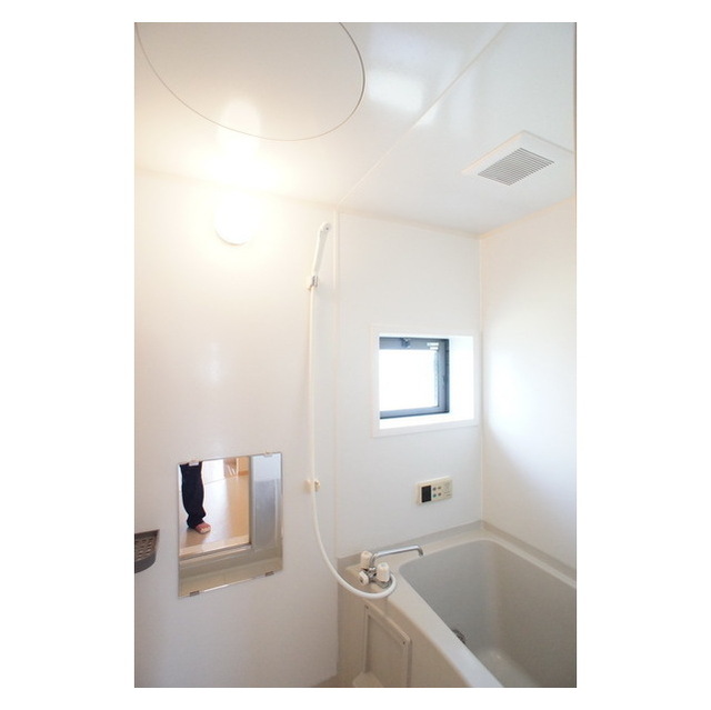 バス・シャワールーム　追焚完備で快適です