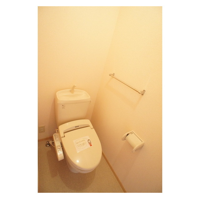 トイレ　温水洗浄便座で便利ですね