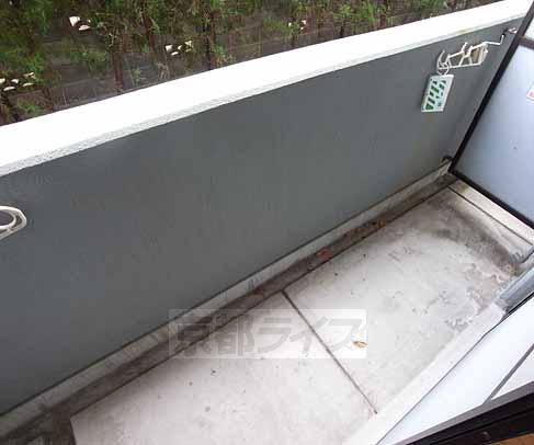 バルコニー　広々としたベランダです。