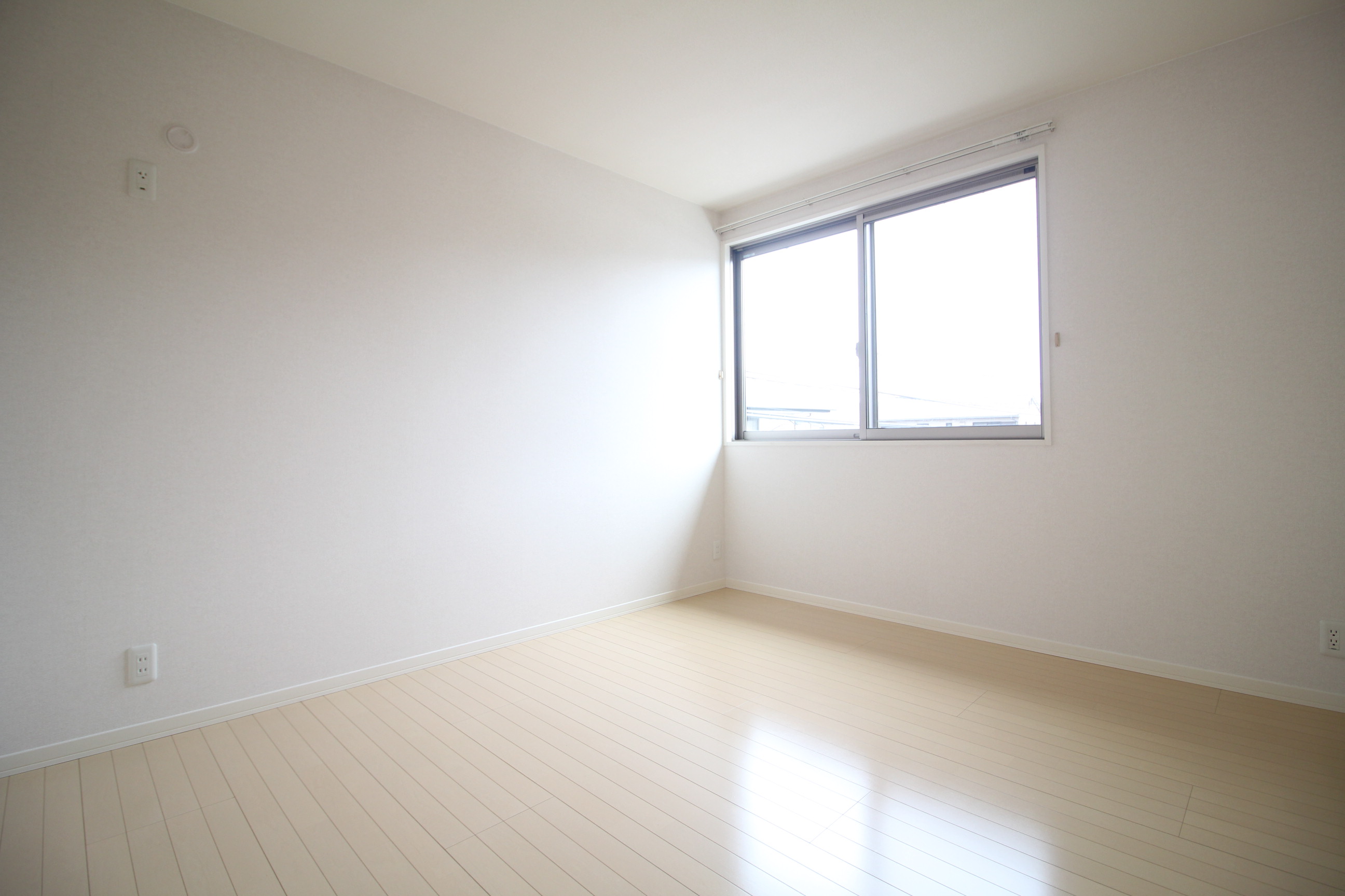 その他部屋・スペース　シンプルで大きめのクローゼットがある6.4帖居室♪