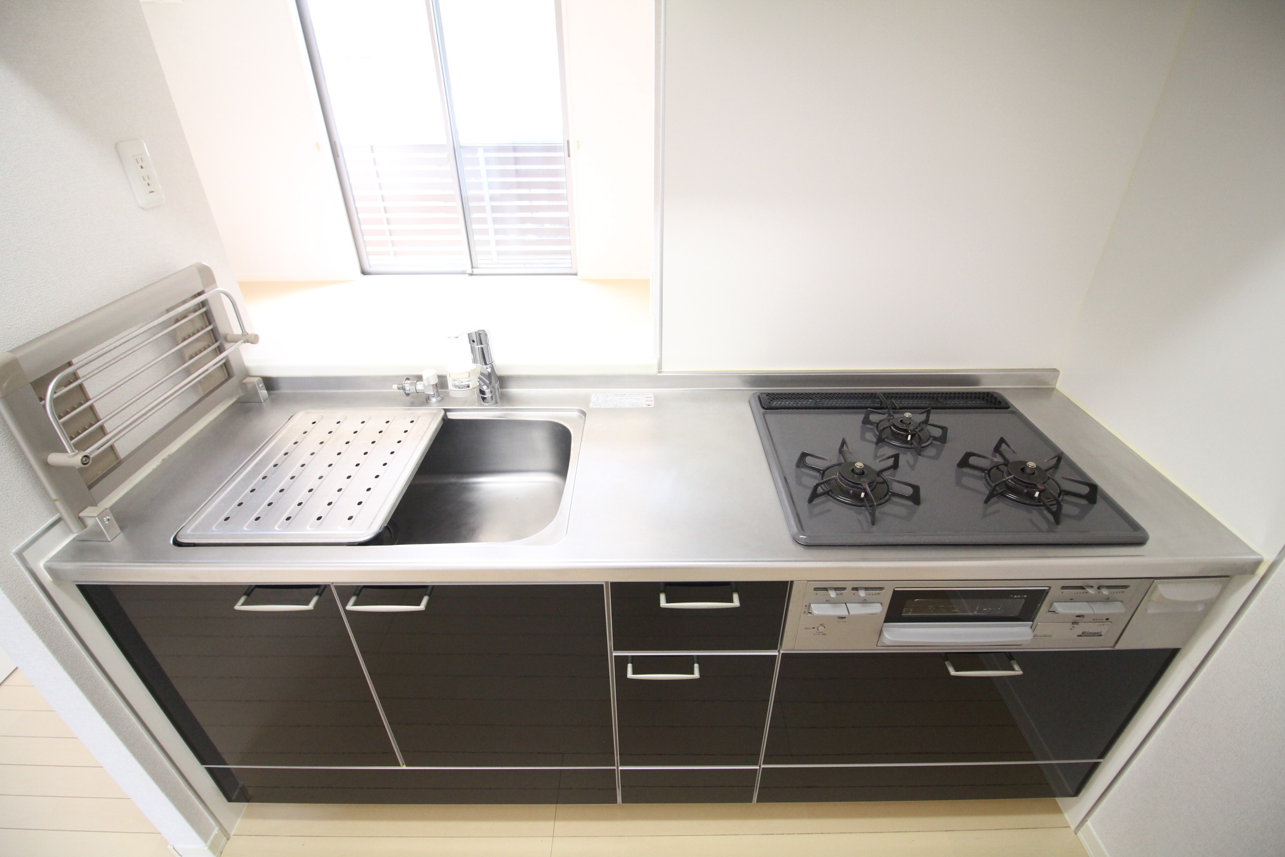 キッチン　3口コンロで同時調理可能！