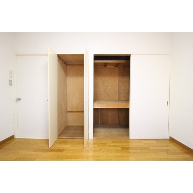 収納　和室には押入あります。