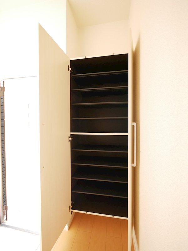 収納　シューズボックス