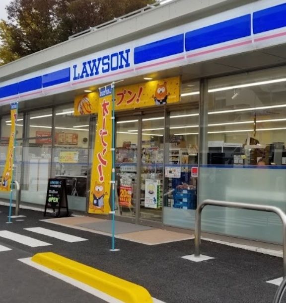 コンビニ　ローソンさいたま白幡四丁目店（コンビニ）まで160m