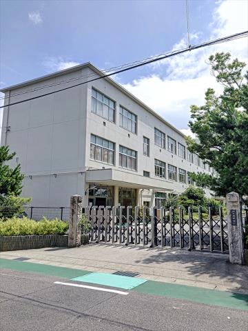 中学校　刈谷南中学校（中学校）まで359m