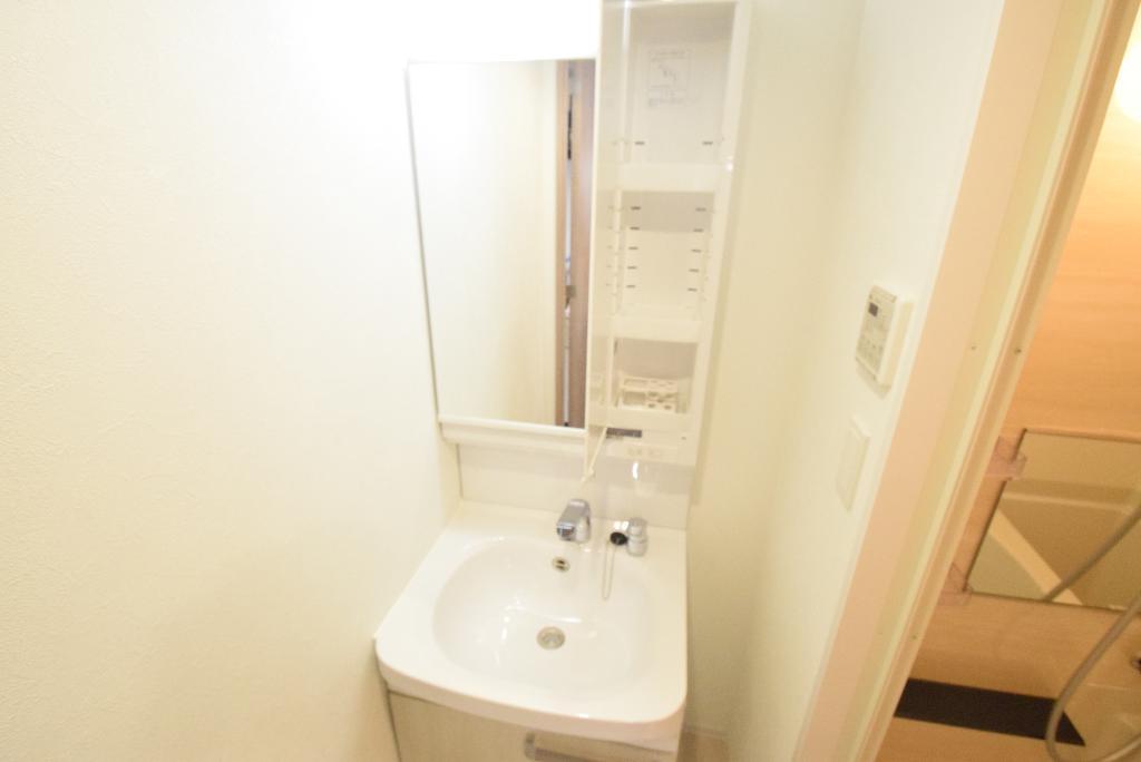 洗面設備　洗髪洗面化粧台