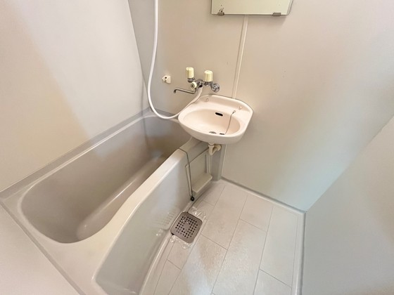 バス・シャワールーム　※別号室の写真です