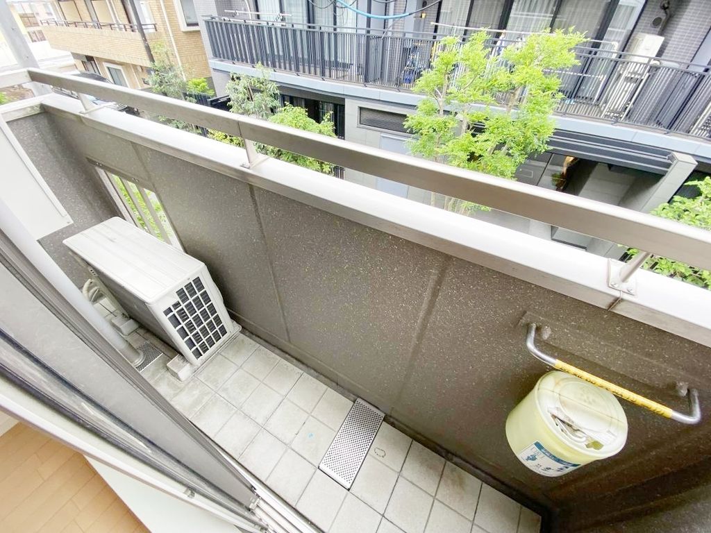 バルコニー　バルコニー