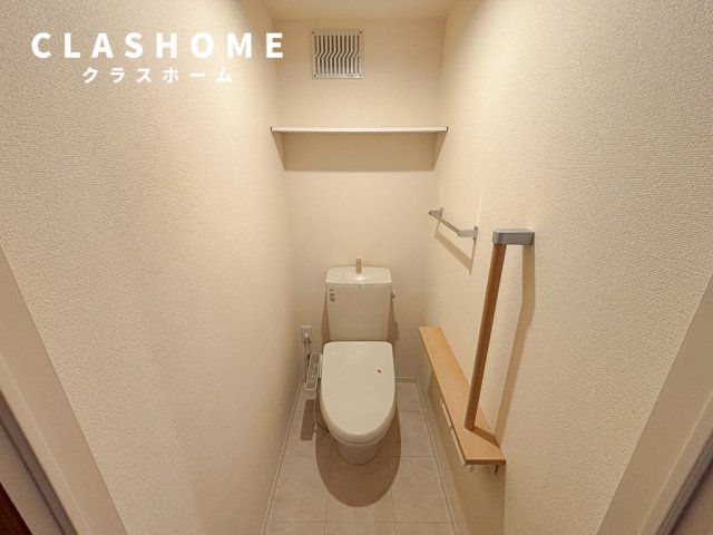 トイレ　同物件の別部屋になります。