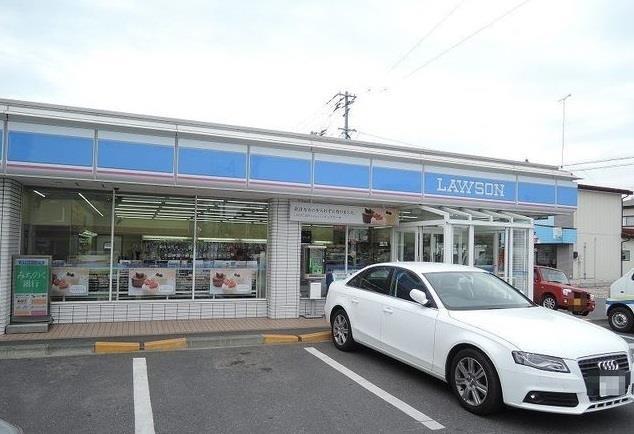 コンビニ　ファミリーマート十和田並木西店（コンビニ）まで739m