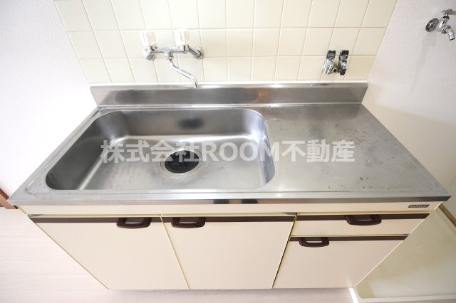 キッチン　コンパクトなキッチンで掃除もラクラク