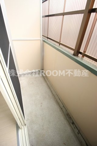 バルコニー　暖かな日差しのふりそそぐバルコニー