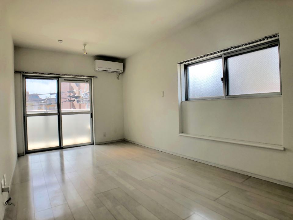 居室・リビング　９畳の洋室です