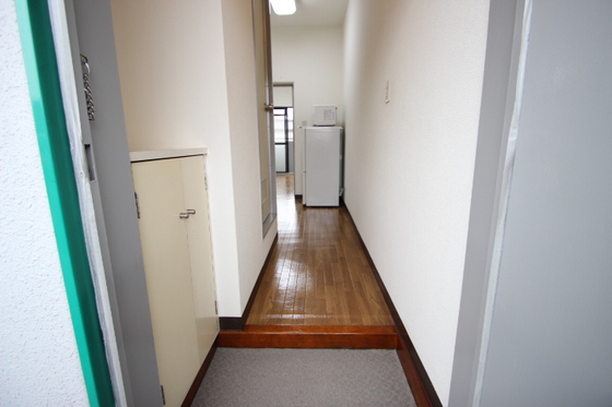 玄関　※別のお部屋の写真になります