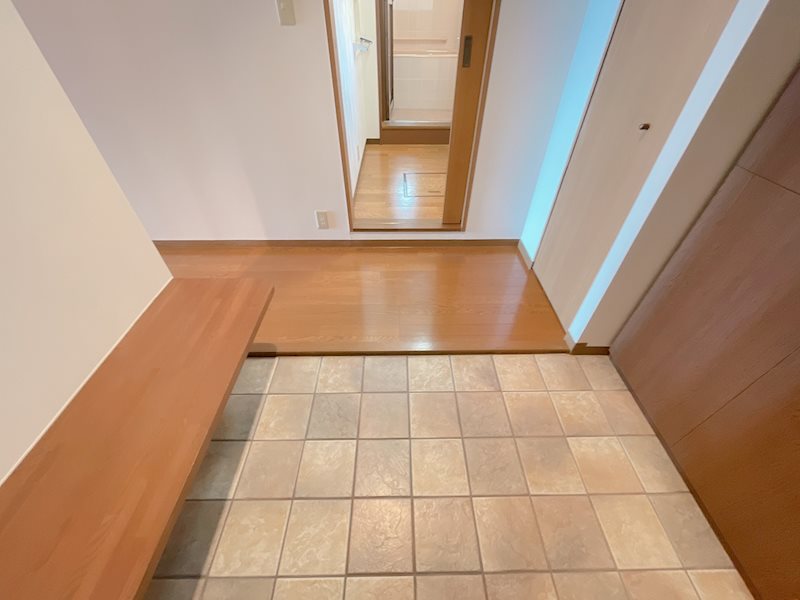 玄関　※305号室