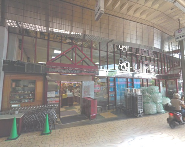 スーパー　ライフ　岡町店（スーパー）まで433m