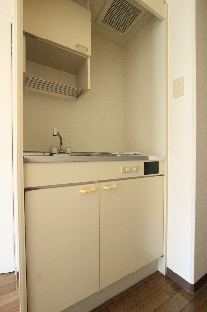 キッチン　同物件別号室