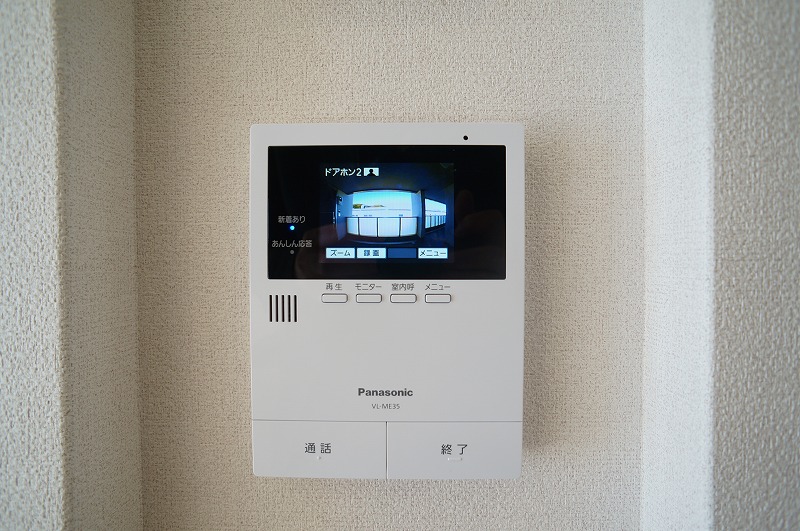 セキュリティ　防犯対策に有効なカメラ付きインターホン！事前に来訪者の確認が