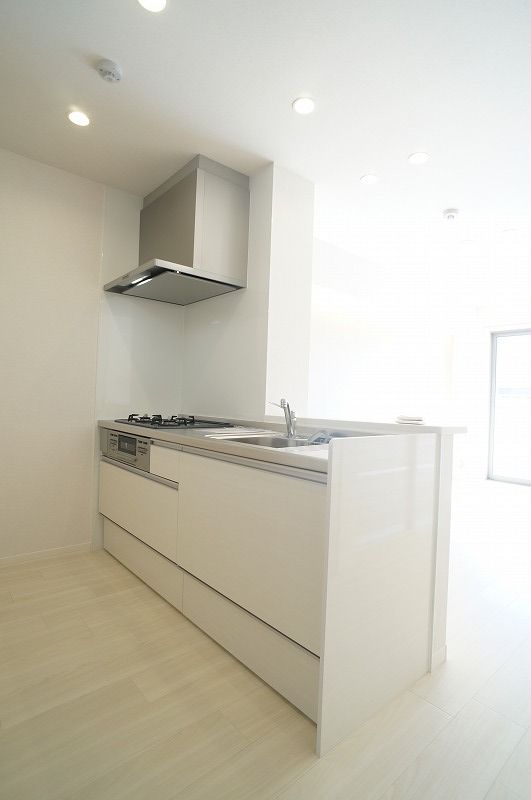 キッチン　3口ガスコンロ/グリル付きシステムキッチンです☆3口コンロは