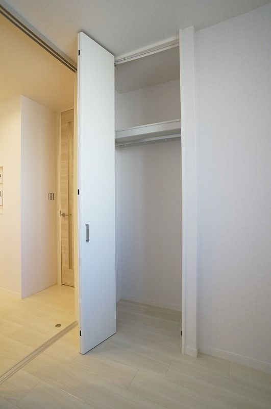 その他　クローゼットのある洋室4.7帖のお部屋です！大切なお洋服もし