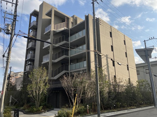 建物外観　オートロック付きで安心！宅配BOX付きで便利！