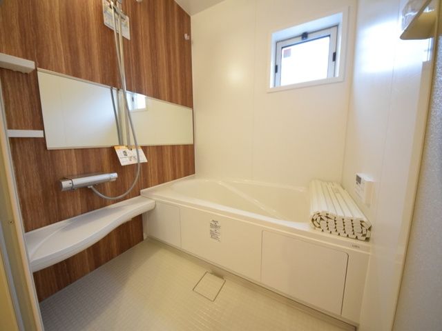 バス・シャワールーム　ゆったりとした一坪バス