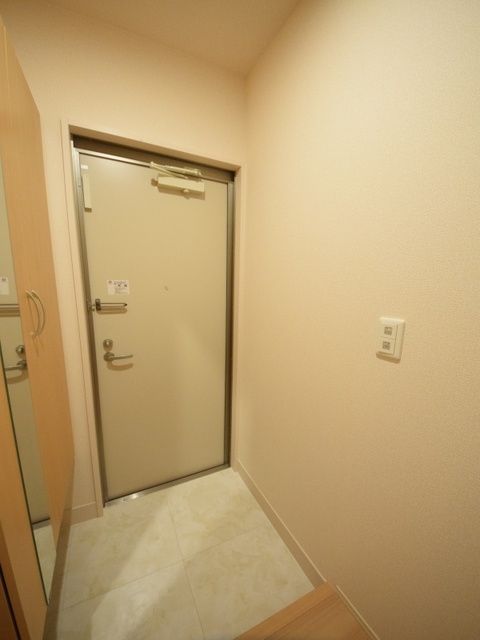 玄関　たっぷり入るシューズボックスがあります