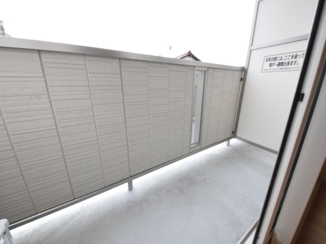 バルコニー　専用バルコニー