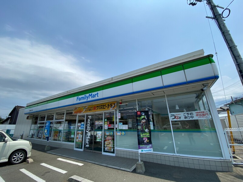 コンビニ　ファミリーマート宗像東郷五丁目店（コンビニ）まで293m