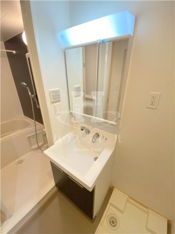 洗面設備　使いやすい独立洗面台です