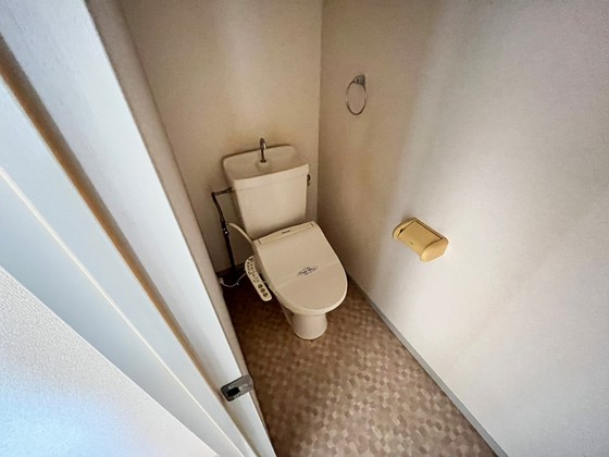 トイレ　※別号室のお写真です