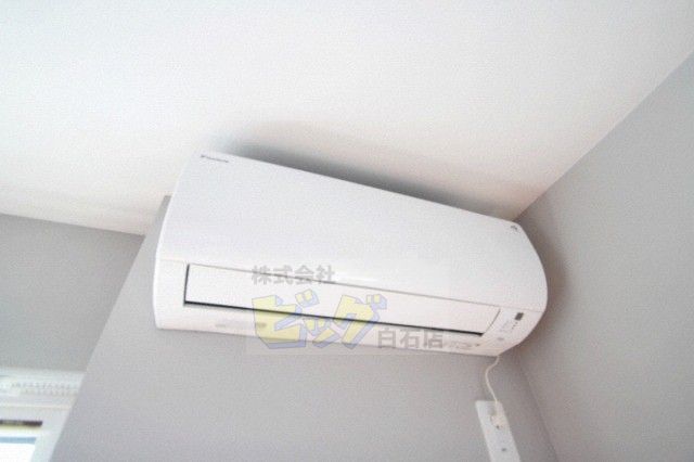 その他設備　夏も快適エアコン付きです♪