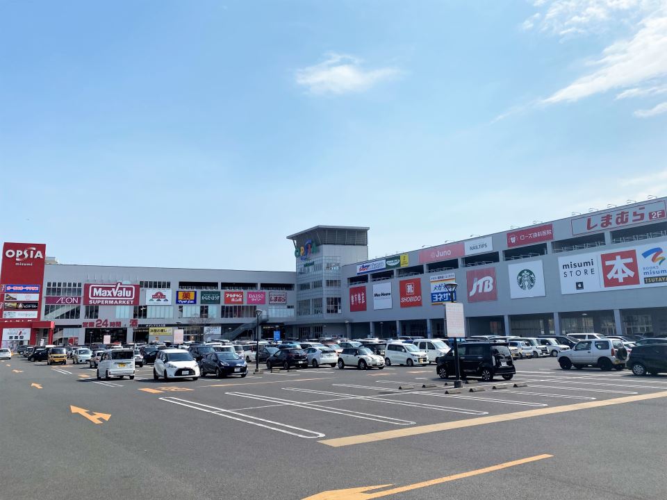 ショッピングセンター　オプシアミスミ（ショッピングセンター）まで700m