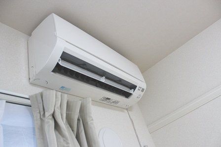 その他部屋・スペース　備え付けのエアコンあります。