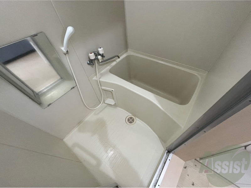 バス・シャワールーム　お風呂になります。一日の疲れを癒してくださいね。