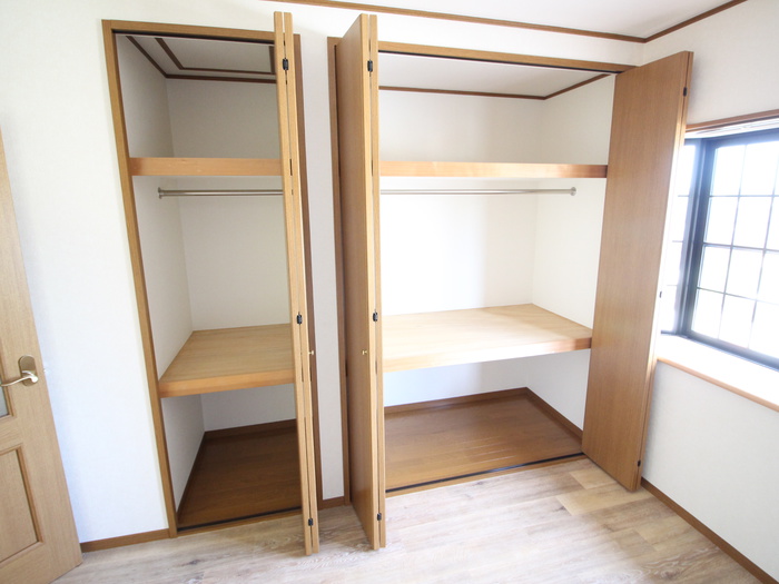 収納　※同系タイプ、他号室の写真です