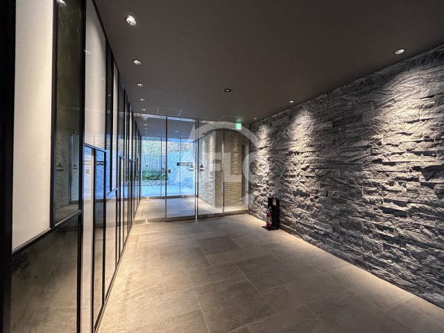 ロビー　ファーストフィオーレ江坂グレイス　ロビー