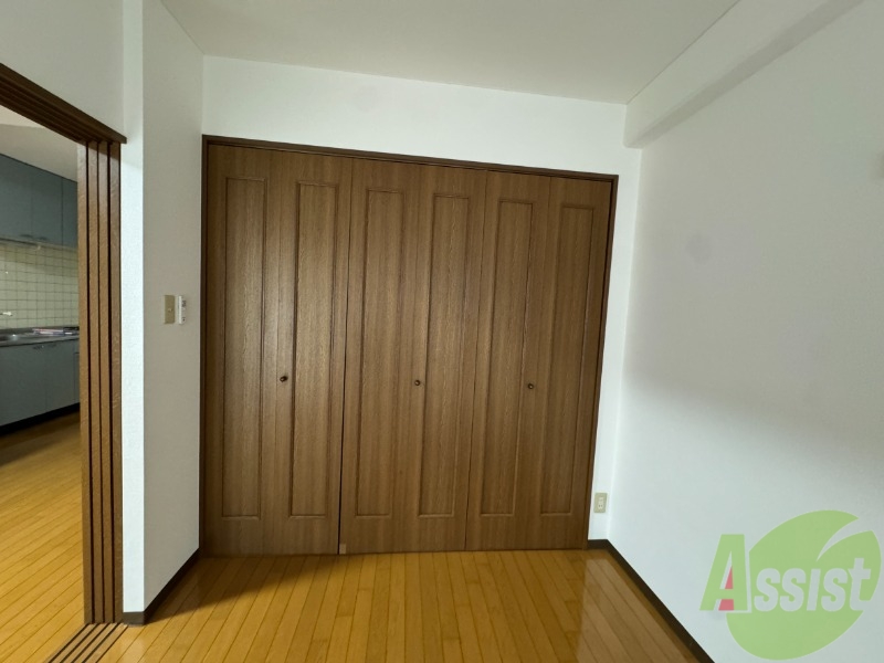 収納　洋室のクローゼット。広さは十分そうです。