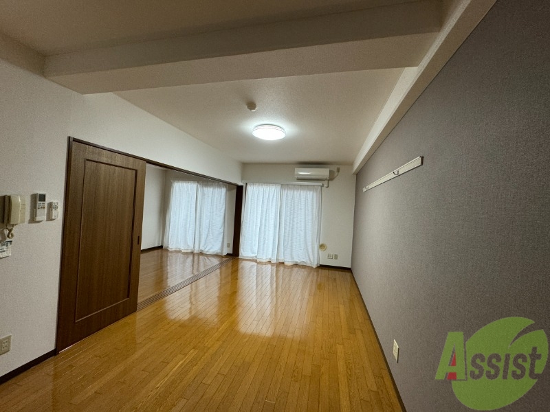 居室・リビング　きれいなＬＤＫが広がっていて居心地が良さそうですね。